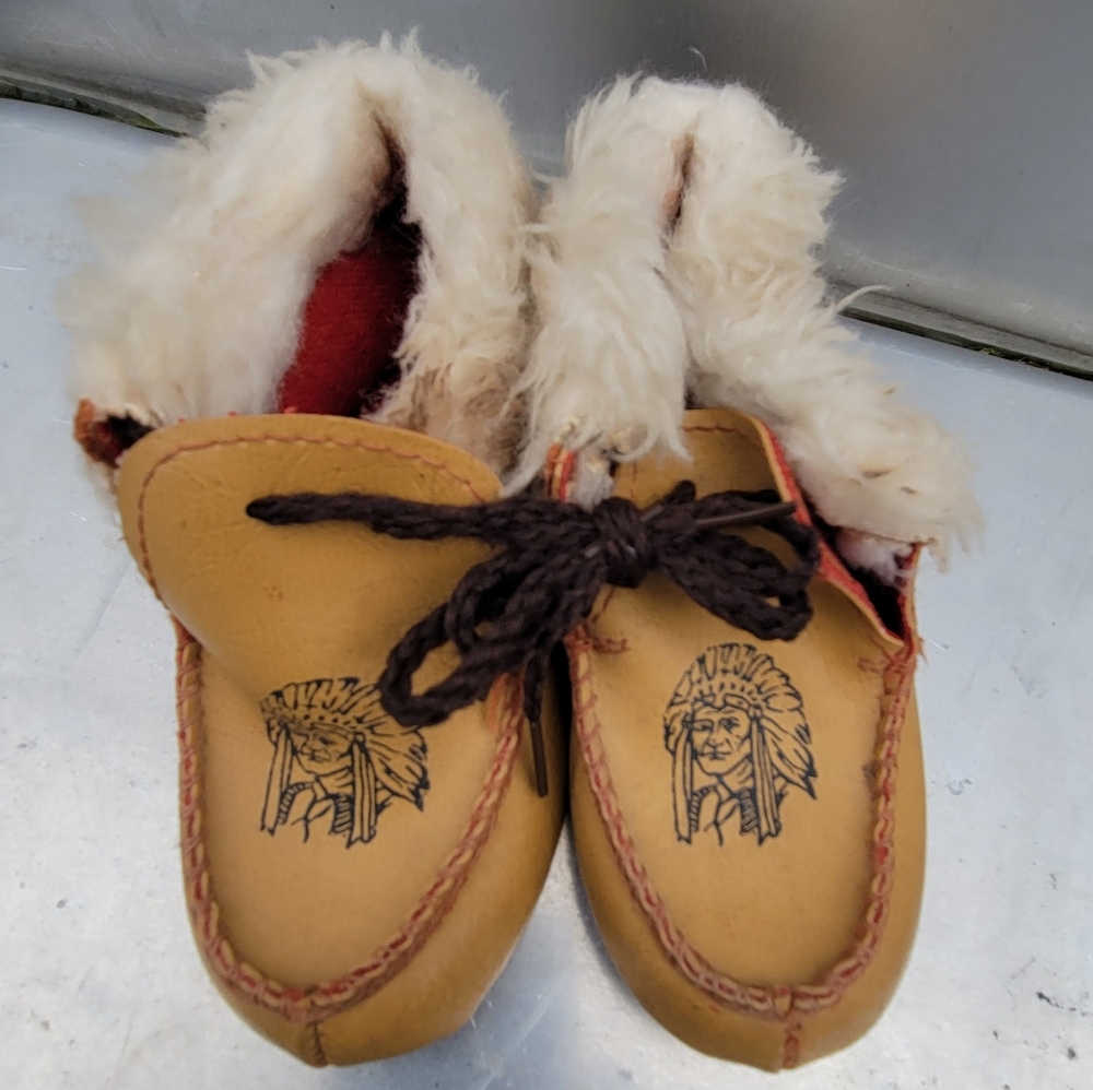 Vintage child's handmade moccasins all handmade construction size 7